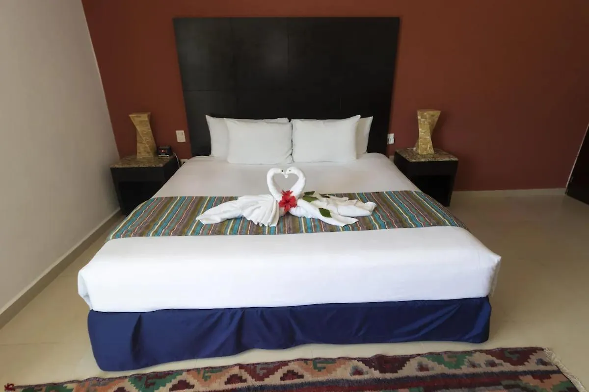Marazul Hotel Boutique Cancun 4*,